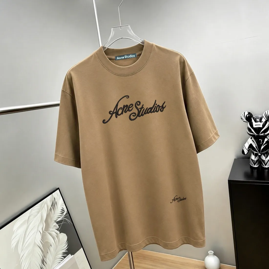 Acne*Studios*2026Ss exclusive letter logo 10,000-needle three-dimensional embroidery, couple Hot Sale g high-count T-shirt "different currency fabric" short-sleeved tee negative ion upper body is very comfortable, men and women Same Style half-sleeve, dropped shoulders loose version Color: Black White Coffee Brown Size: S (90-130 pounds) M (125-150 pounds) L (135-165 pounds) XL (160-190 pounds) XXL (185 pounds)